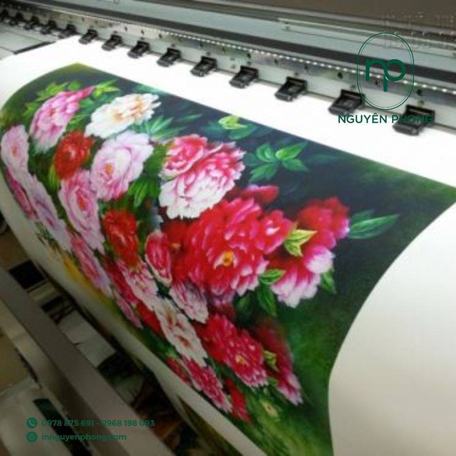 in-tren-vai-bat-mat-tai-ha-noi